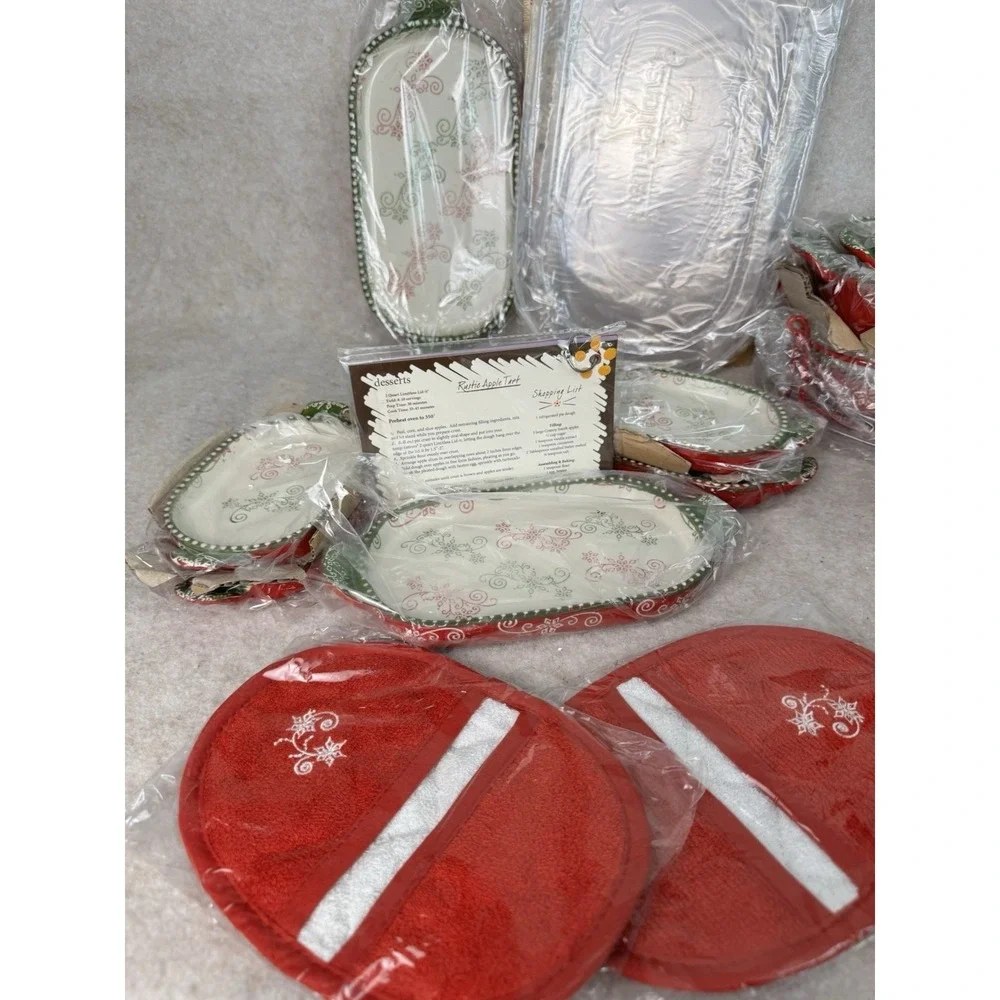 Snowflake‎ Temptation 24 Piece Baking Dish Set with Recipe Cards and Lids